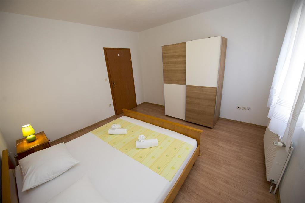 Apartments Meri Trogir Eksteriør bilde