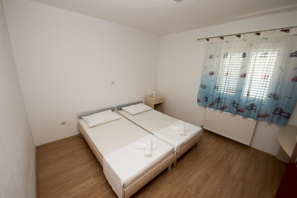 Apartments Meri Trogir Eksteriør bilde