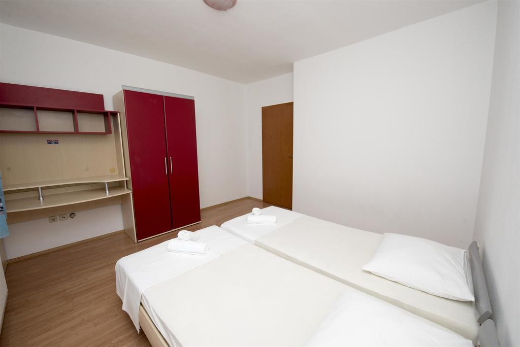 Apartments Meri Trogir Eksteriør bilde
